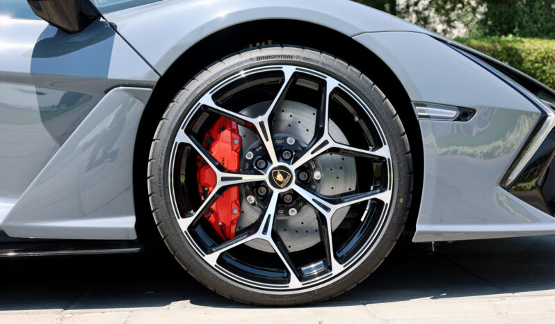 
								Lamborghini Revuelto 2024 full									