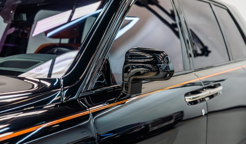 
								Rolls-Royce Cullinan Black Badge 2024 full									