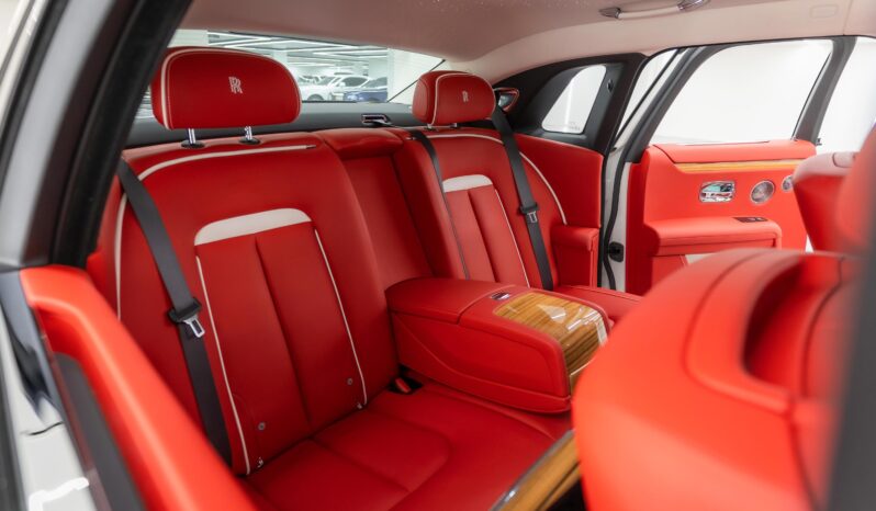 
								Rolls-Royce Ghost Silver Badge 2023 full									