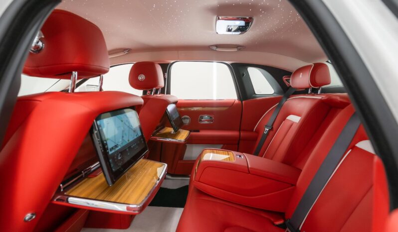 
								Rolls-Royce Ghost Silver Badge 2023 full									