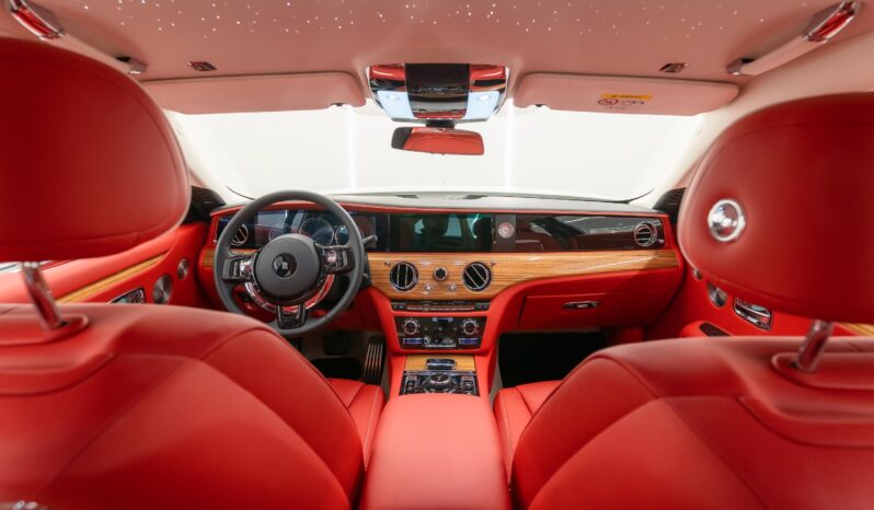 
								Rolls-Royce Ghost Silver Badge 2023 full									