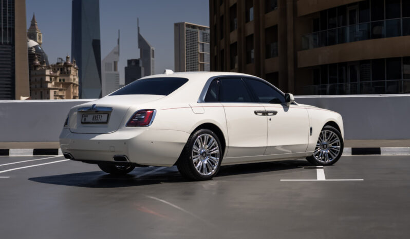 
								Rolls-Royce Ghost Silver Badge 2023 full									