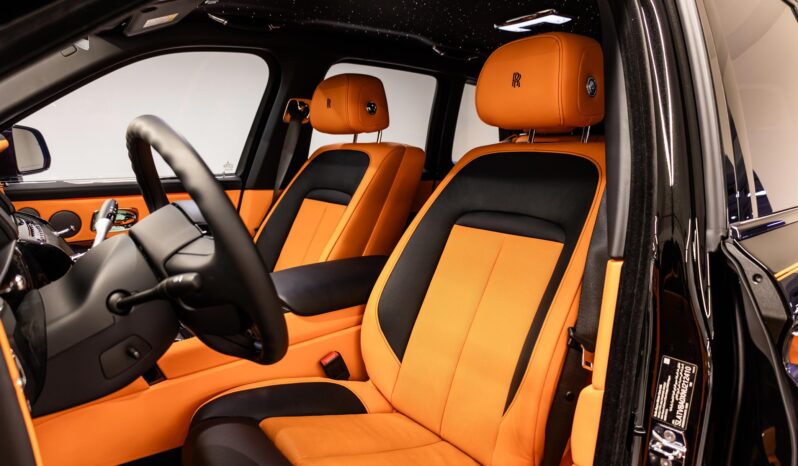 
								Rolls-Royce Cullinan Black Badge 2024 full									