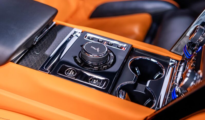 
								Rolls-Royce Cullinan Black Badge 2024 full									