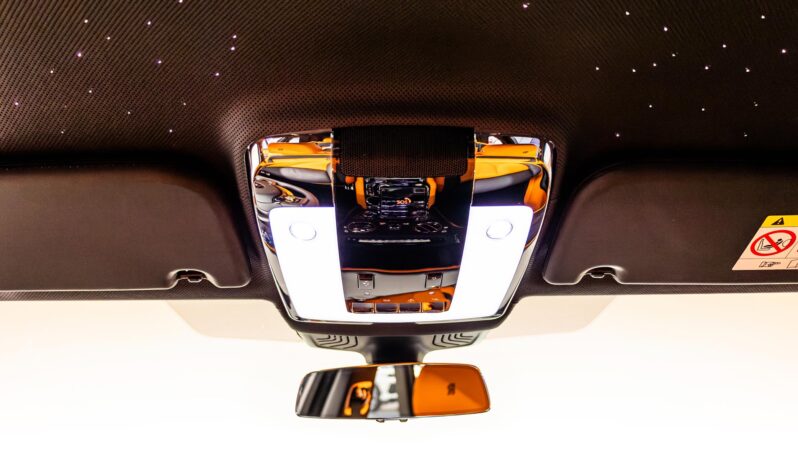 
								Rolls-Royce Cullinan Black Badge 2024 full									