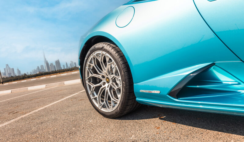 
								Lamborghini Huracan EVO Spyder 2024 full									