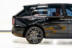 
										Rolls-Royce Cullinan Black Badge 2024 full									