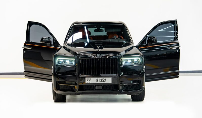 
								Rolls-Royce Cullinan Black Badge 2024 full									