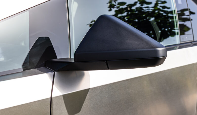 
								Tesla Cybertruck 2024 full									