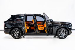 
										Rolls-Royce Cullinan Black Badge 2024 full									