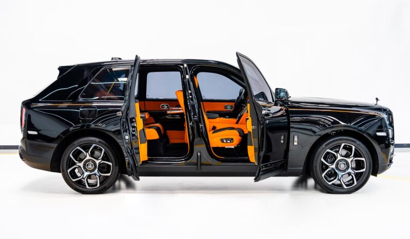 
								Rolls-Royce Cullinan Black Badge 2024 full									