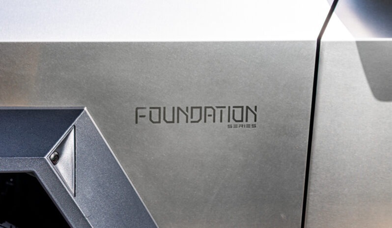 
								Tesla Cybertruck 2024 full									