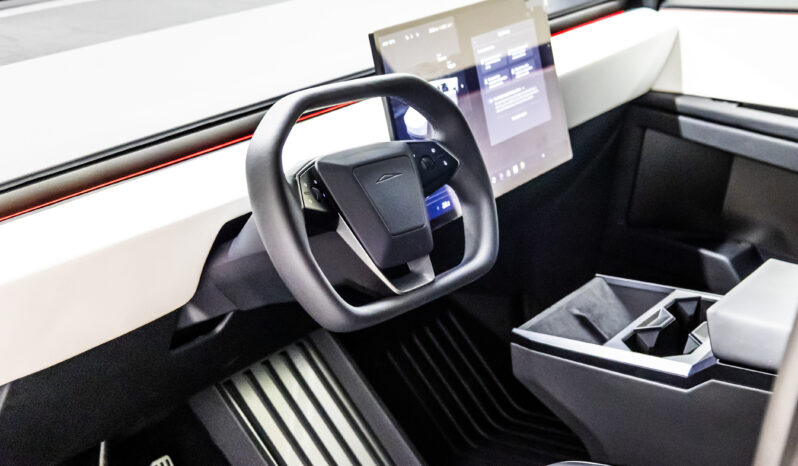 
								Tesla Cybertruck 2024 full									