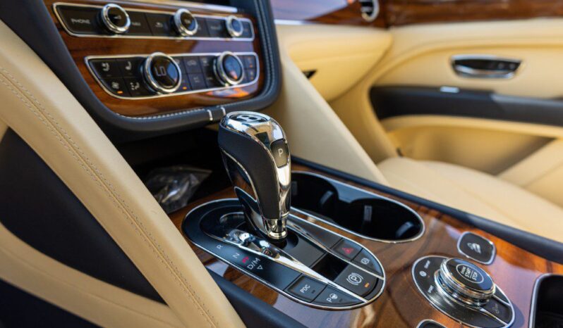 
								Bentley Bentayga 2024 full									