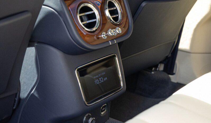 
								Bentley Bentayga 2024 full									