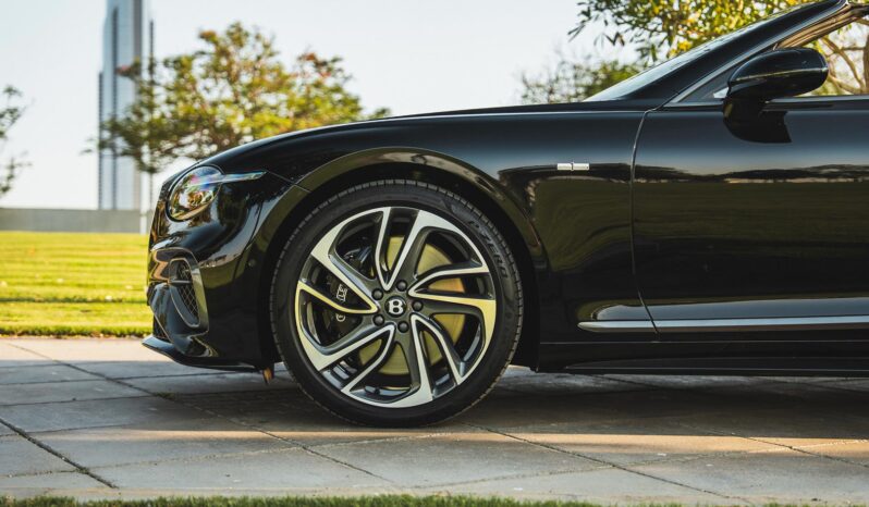 
								Bentley Continental GTC 2025 full									