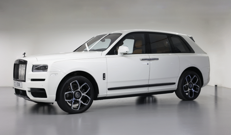 
								Rolls-Royce Cullinan White Badge 2022 full									