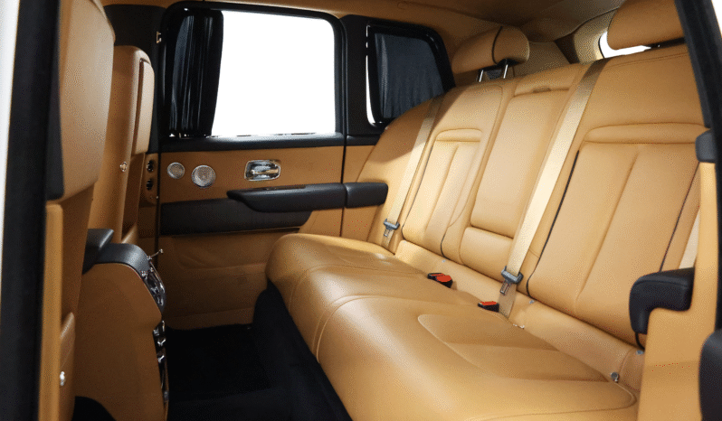 
								Rolls-Royce Cullinan White Badge 2022 full									