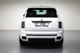 
										Rolls-Royce Cullinan White Badge 2022 full									