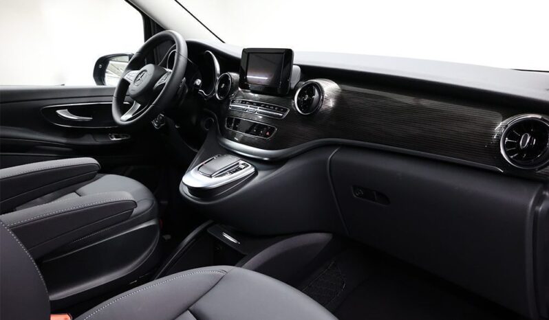 
								Mercedes-Benz V 250 full									