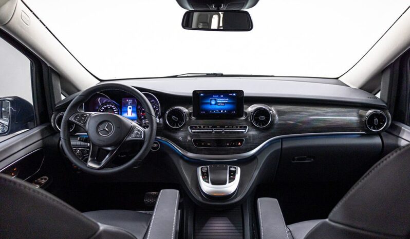 
								Mercedes-Benz V 250 full									