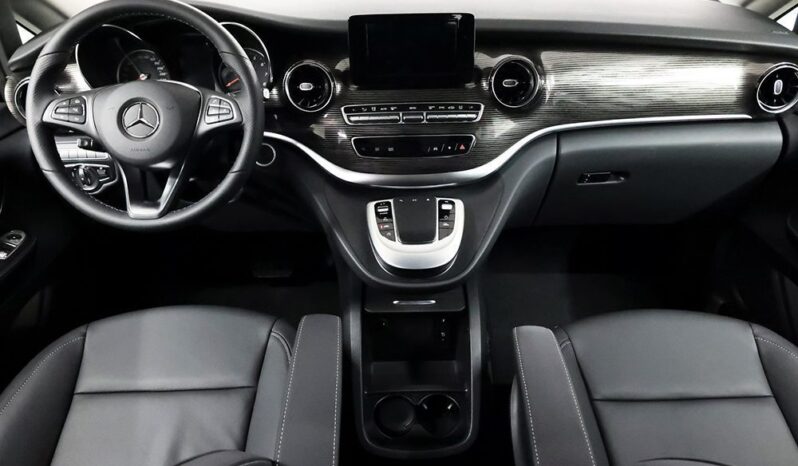 
								Mercedes-Benz V 250 full									