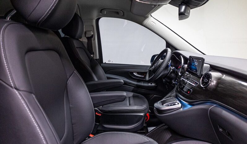 
								Mercedes-Benz V 250 full									