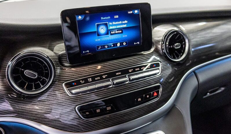 
								Mercedes-Benz V 250 full									