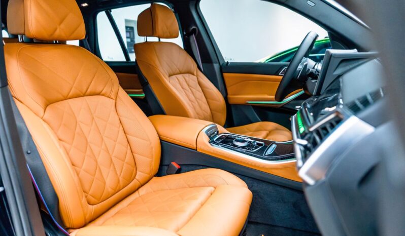 
								BMW X5 40i M Sport full									