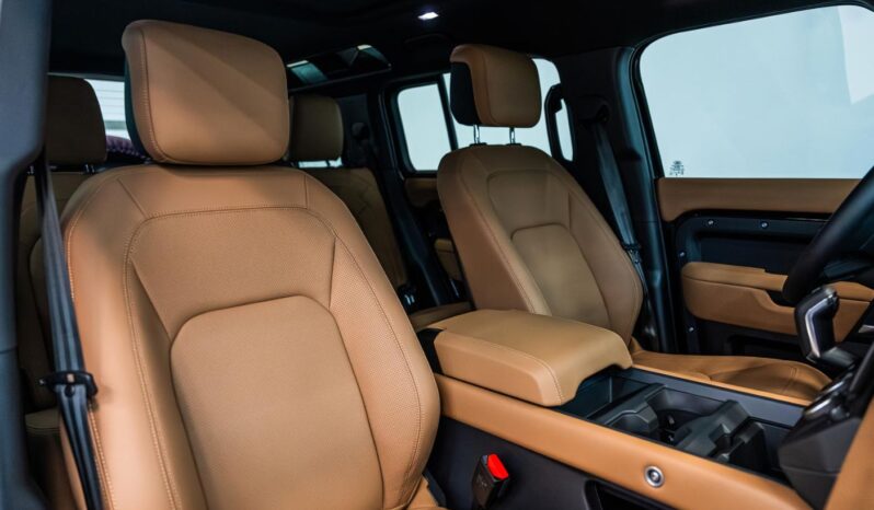 
								Land Rover Defender 110 HSE V6 P400 full									