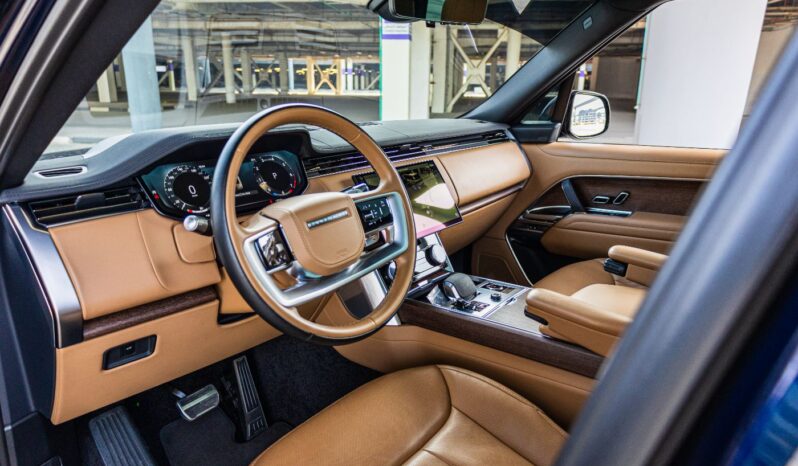 
								Land Rover Range Rover Vogue HSE V8 P530 full									