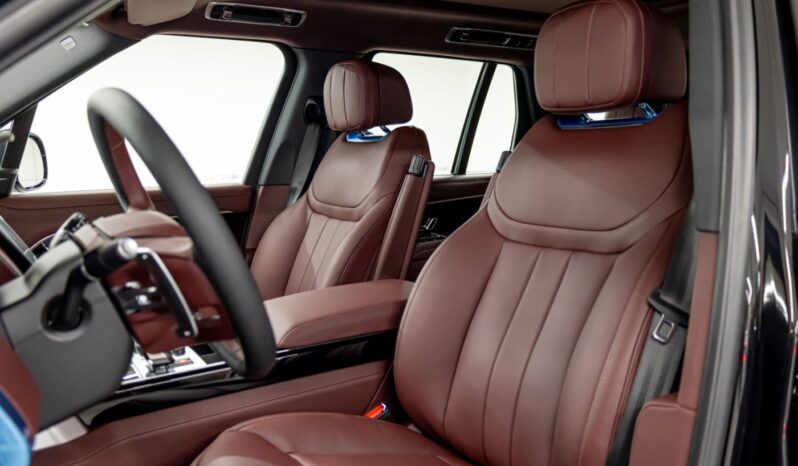 
								Land Rover Range Rover Vogue HSE V8 P530 full									