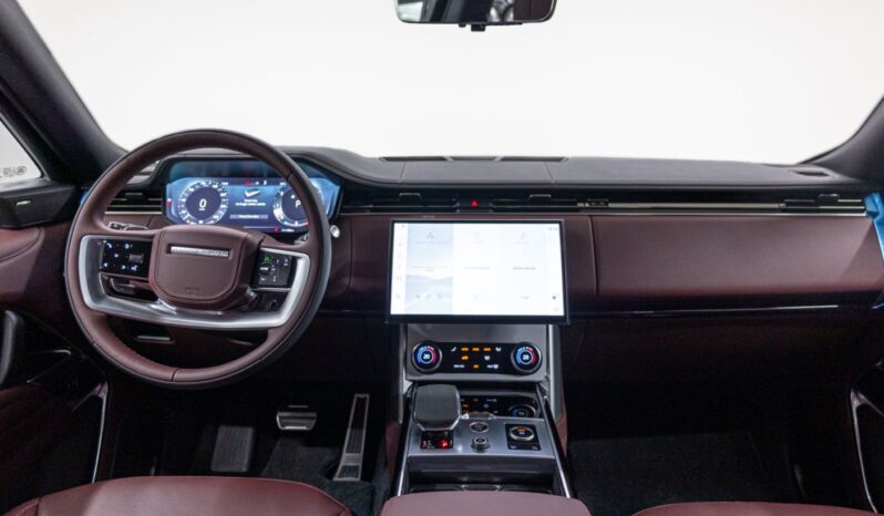 
								Land Rover Range Rover Vogue HSE V8 P530 full									