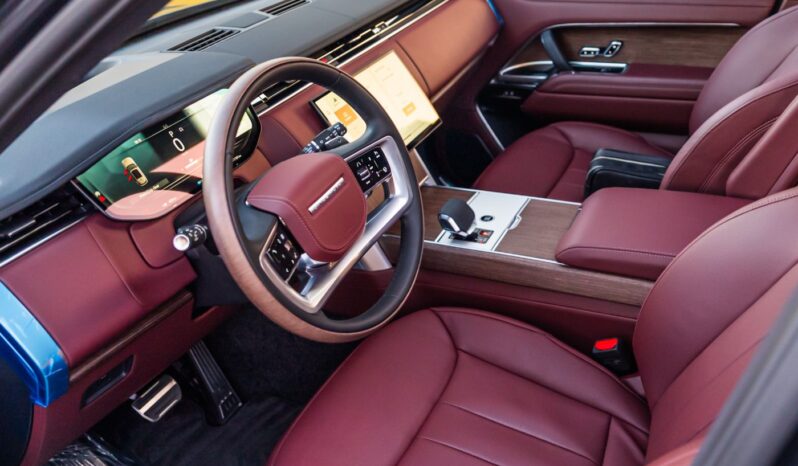 
								Land Rover Range Rover Vogue HSE V8 P530 full									